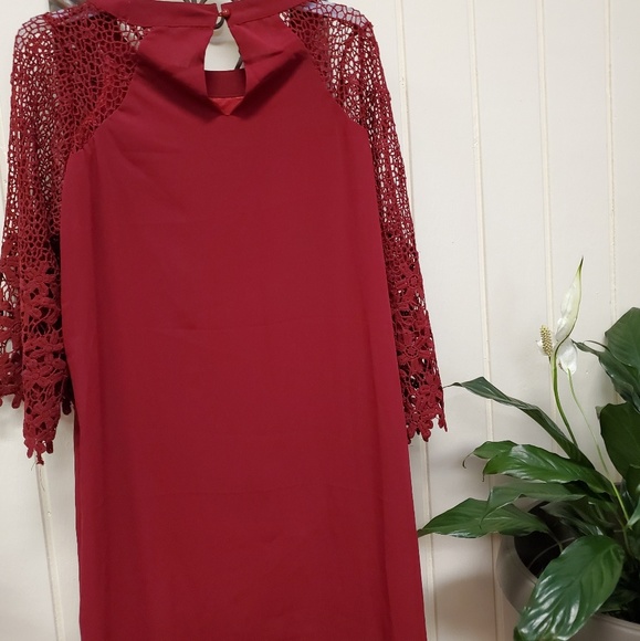 Red or wine dress - Picture 2 of 2